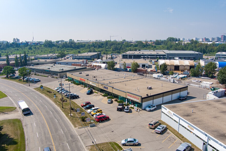 More Photos Of 4509-4521 Manhattan Rd SE, Calgary Warehouse For Lease