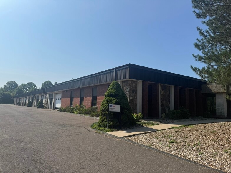 More Photos Of 18 Thompson Rd, East Windsor Light Manufacturing For Sale