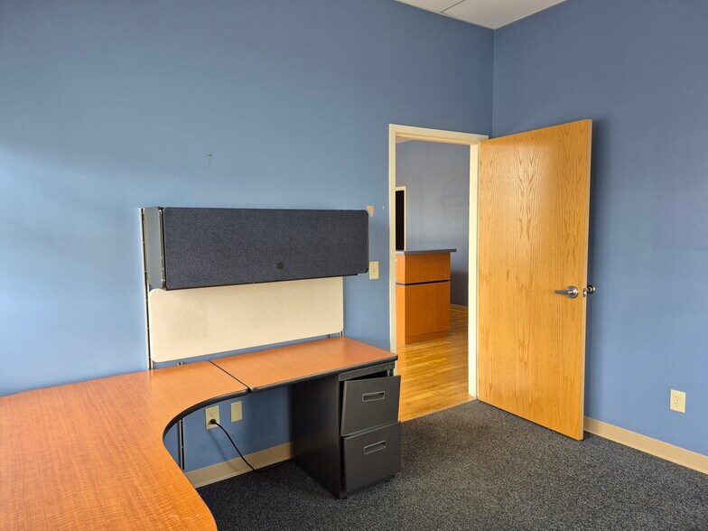More Photos Of 942 Cherry St, Blanchester Unknown For Lease