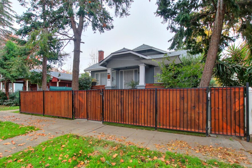 More Photos Of 1415 Victorian Aly, Sacramento Apartments For Sale