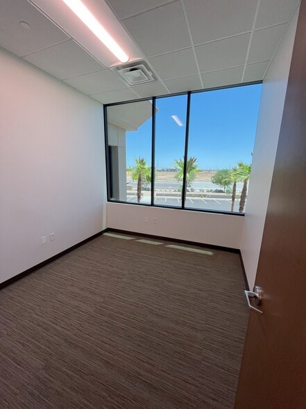 More Photos Of 1360 N Bullard Ave, Goodyear Office For Lease