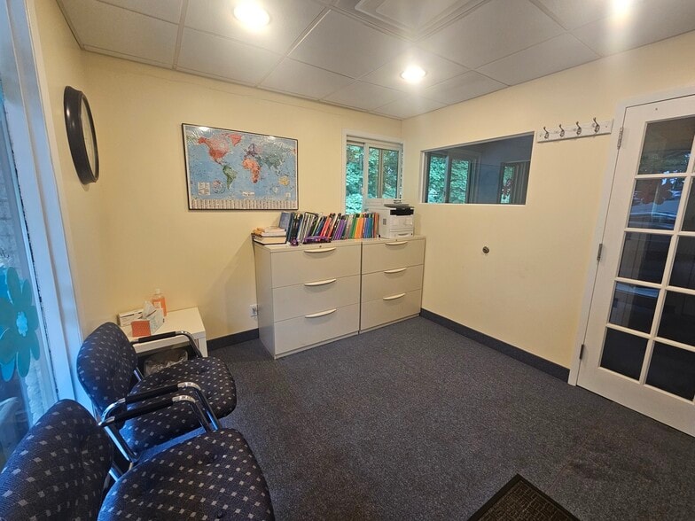 More Photos Of 124 Main St, Huntington Medical For Lease