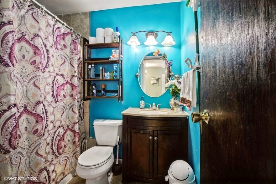 More Photos Of 1747 W Chariot Ct, Mount Prospect Apartments For Sale