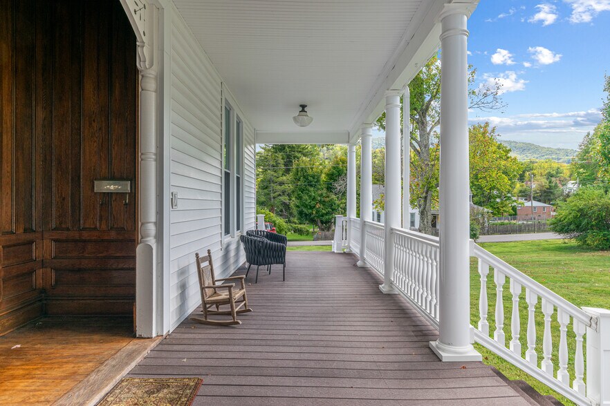 More Photos Of 639 Tower St, Tazewell Specialty For Sale