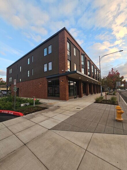 More Photos Of 454 Church St NE, Salem Storefront For Lease