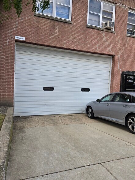 More Photos Of 8040 Ridgeway Ave, Skokie Warehouse For Sale