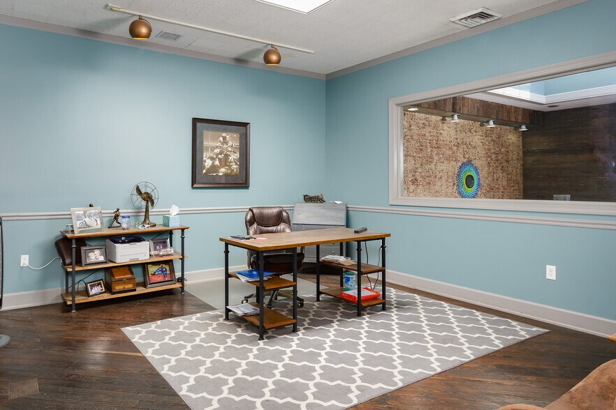 More Photos Of 109 N Court St, Florence Office For Sale