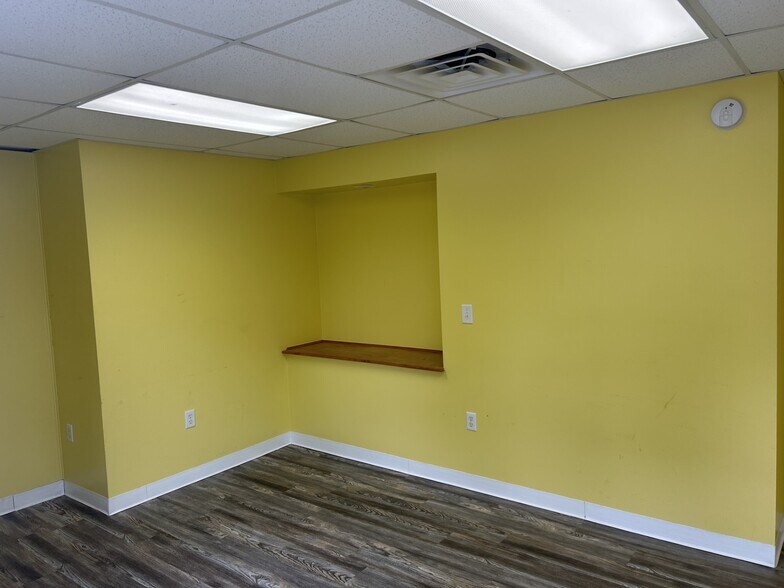 More Photos Of 200 Mission Rd, Palatka Medical For Sale