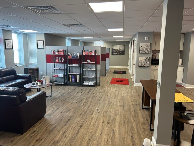 More Photos Of 433 Lancaster Ave, Malvern Medical For Lease