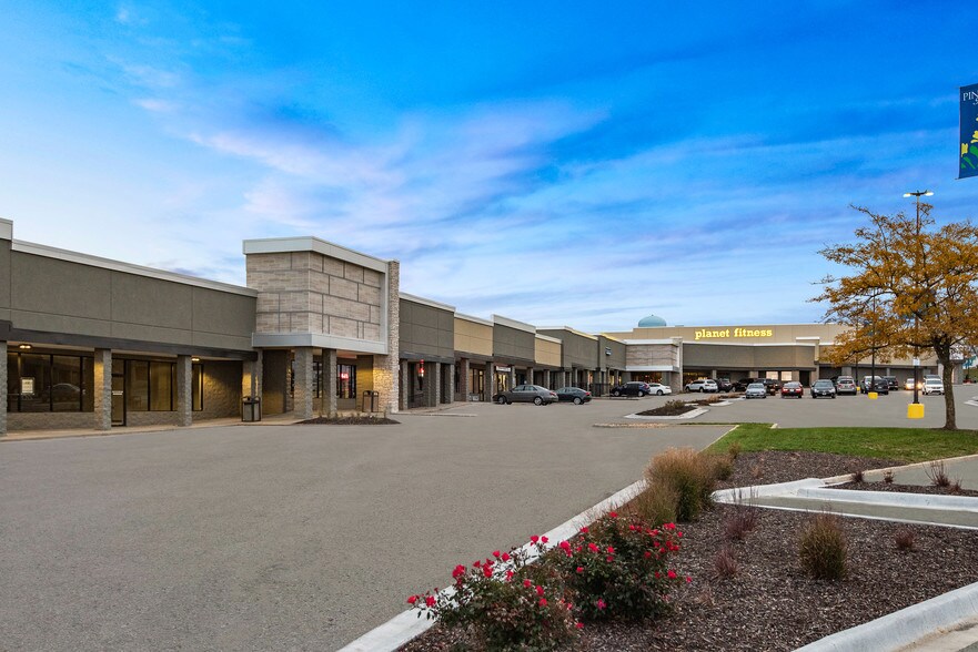 More Photos Of 276-346 SW Blue Pky, Lee's Summit Unknown For Lease