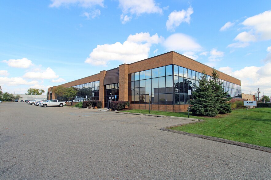 Primary Photo Of 37564-37584 Amrhein Rd, Livonia Flex For Sale