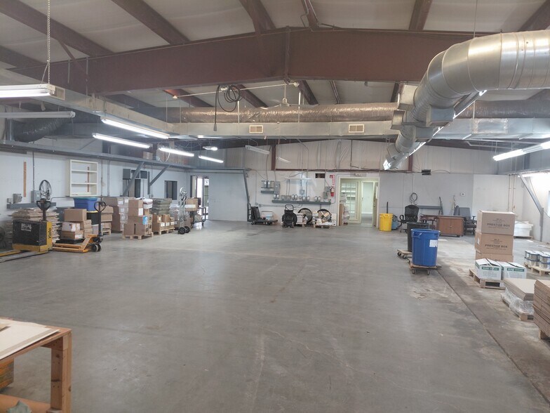 More Photos Of 5 Commerce Park Dr, East Hampstead Manufacturing For Sale