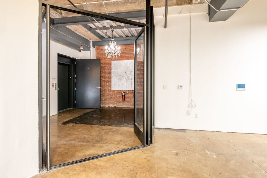 More Photos Of 731 S Broadway, Los Angeles Loft Creative Space For Lease