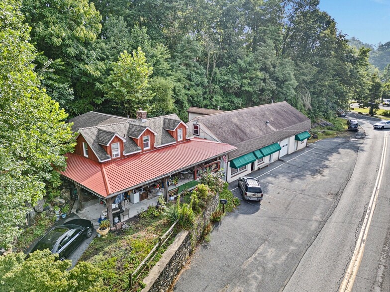 Primary Photo Of 2913 Creek Rd, Yorklyn Specialty For Sale