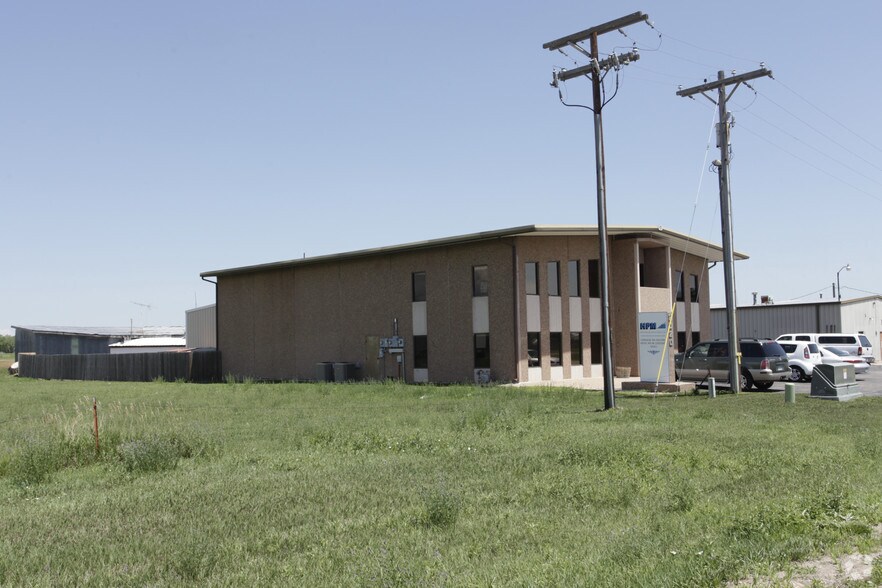 More Photos Of 2020 Airway Ave, Fort Collins Light Manufacturing For Lease
