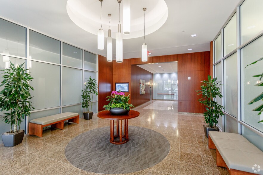 More Photos Of 1550 W McEwen Dr, Franklin Office Residential For Lease
