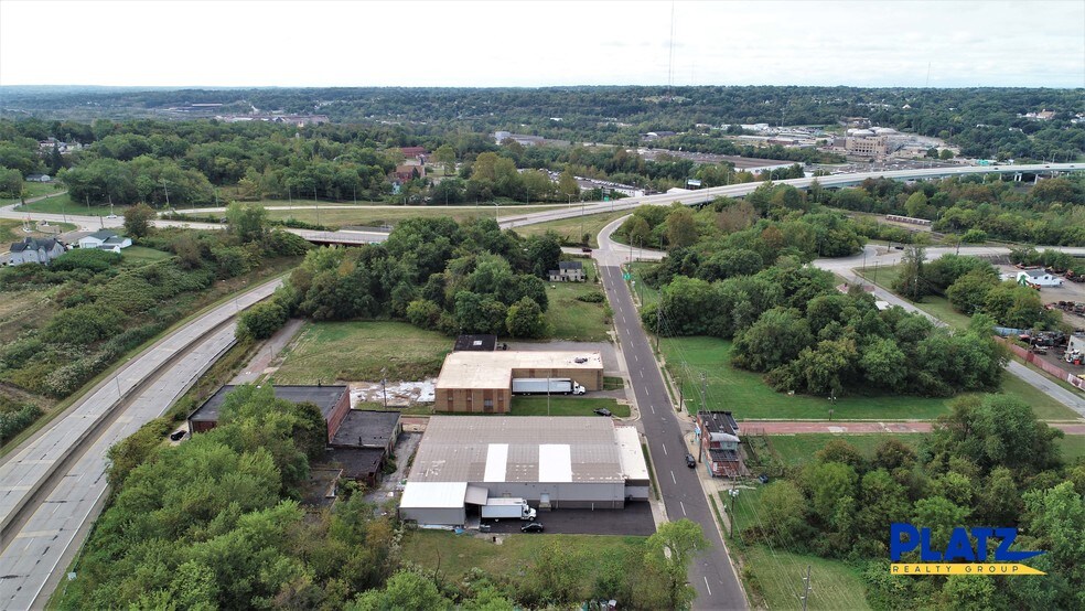 More Photos Of 107 N Hine St, Youngstown Industrial For Sale