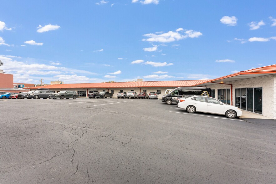 More Photos Of 1 Suburban Ct, Morgantown Office For Lease