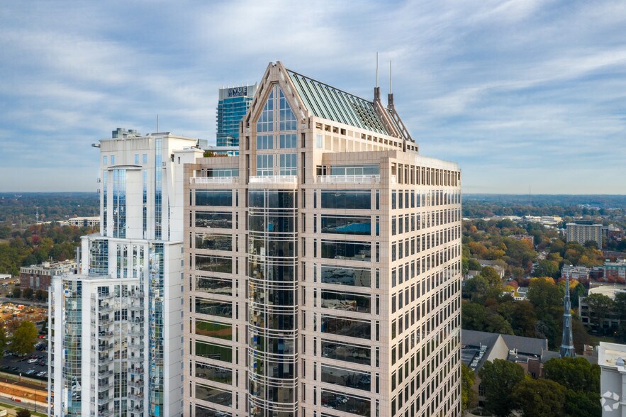 More Photos Of 227 W Trade St, Charlotte Office For Lease