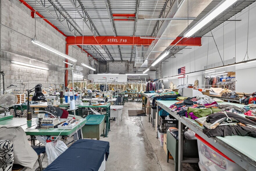 More Photos Of 2202-2204 W 78th St, Hialeah Warehouse For Sale