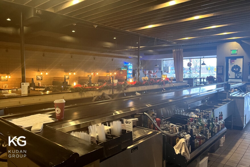 More Photos Of 120 W Green, Bensenville Restaurant For Lease