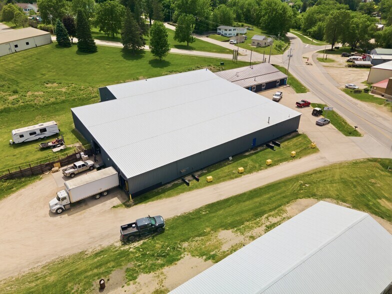 More Photos Of 301 Old Dubuque Rd, Anamosa Warehouse For Lease