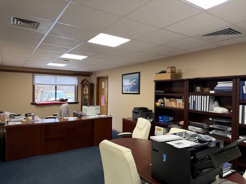 More Photos Of 7 Industrial Rd, Windsor Locks Warehouse For Sale