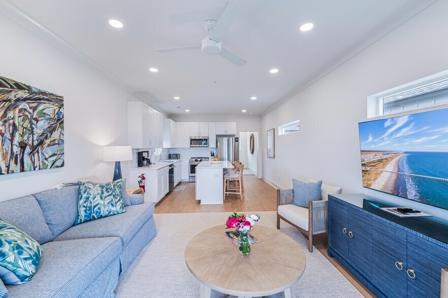 More Photos Of 114 Church st, Georgetown Hotel For Sale