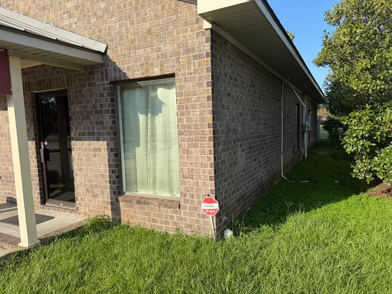 More Photos Of 131 & 133 Red Bank Road, Goose Creek Loft Creative Space For Lease