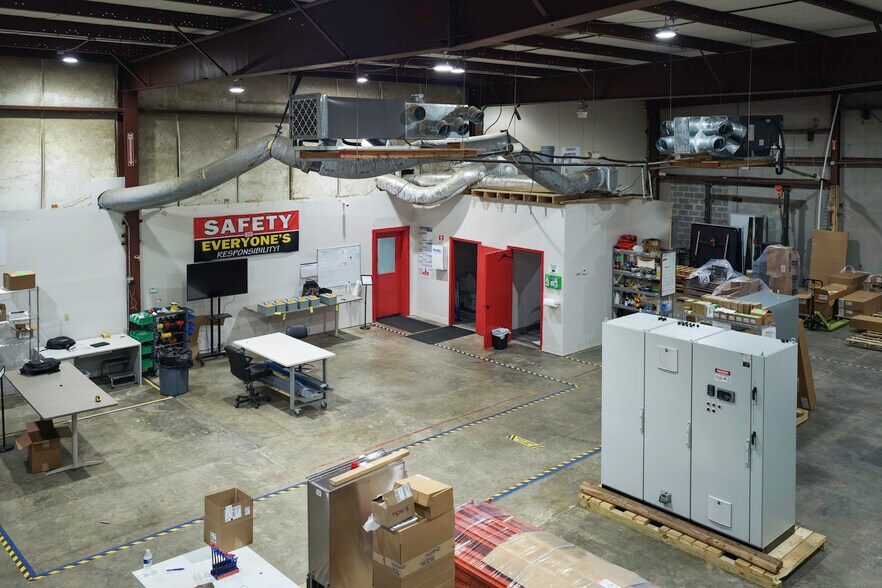 More Photos Of 5729-5733 Salmen St, New Orleans Service For Lease