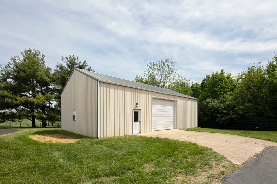More Photos Of 4664 Lexington Rd, Winchester Specialty For Sale