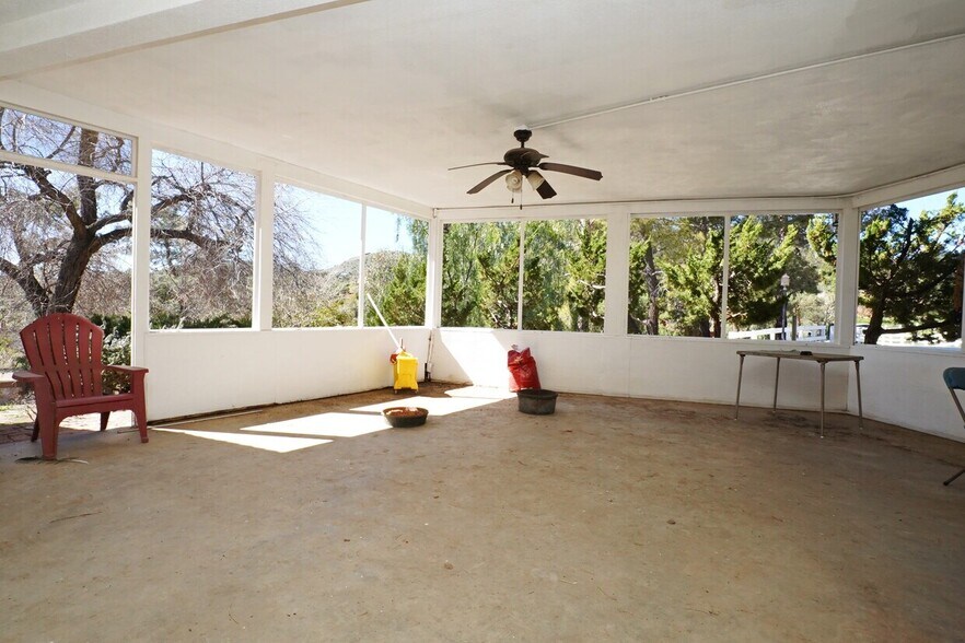 More Photos Of 33716 Hubbard Rd, Acton Flex For Lease