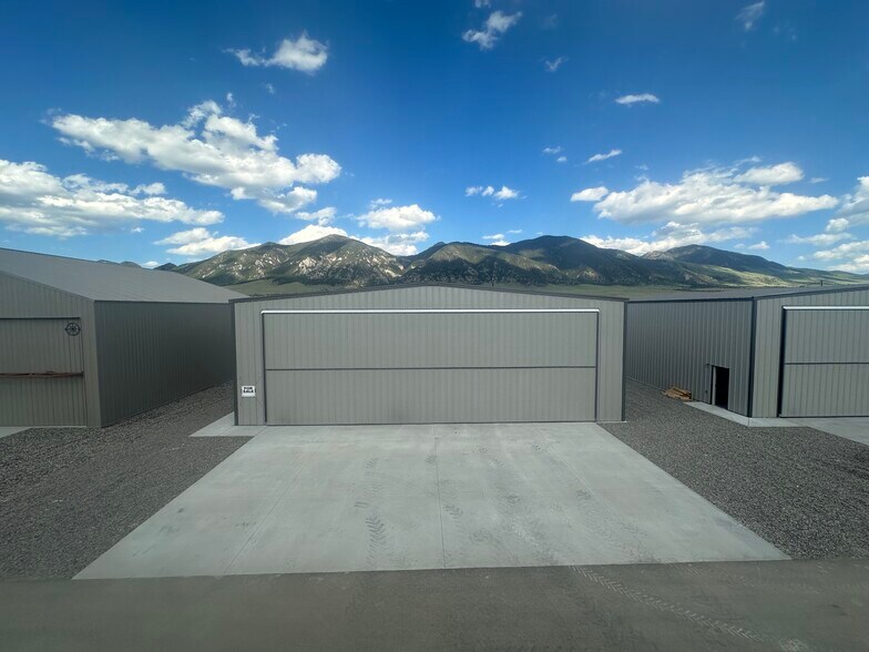 More Photos Of 34 Charlie Taxi Wy Way, Ennis Airplane Hangar For Sale