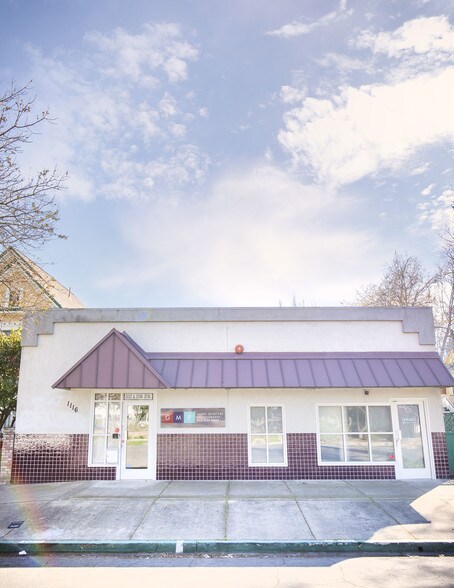 More Photos Of 1112 D St, Sacramento Showroom For Lease