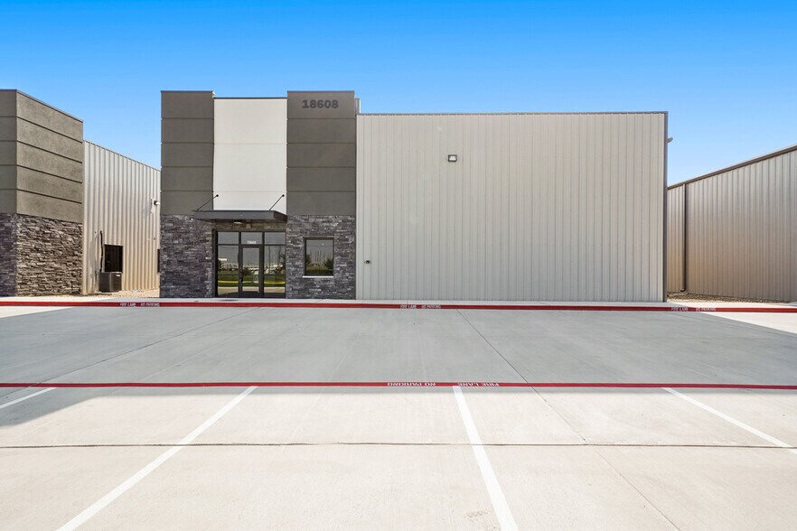 Primary Photo Of 18608 Kermier, Hockley Distribution For Lease