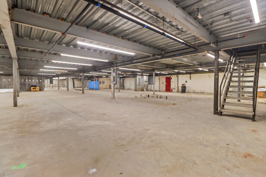 More Photos Of 543 Wauregan Rd, Danielson Manufacturing For Lease