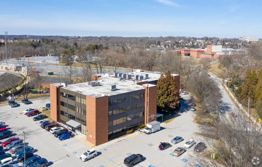 More Photos Of 7600 Osler Dr, Towson Medical For Sale