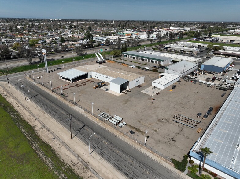 Primary Photo Of 880 S Beckman Rd, Lodi Warehouse For Sale