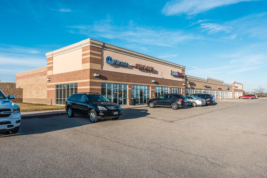 Primary Photo Of 11101-11148 Plum Dr, Urbandale Unknown For Lease