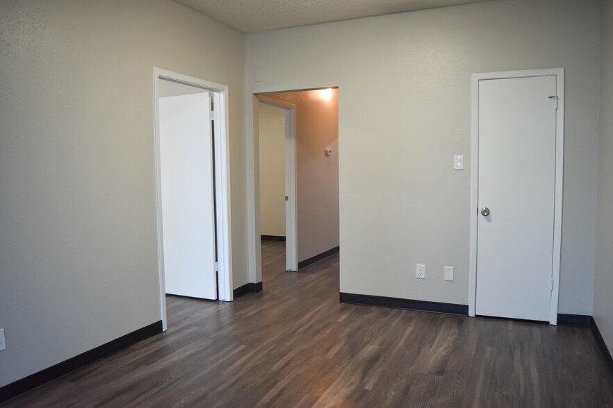 More Photos Of 1514 Ed Bluestein Blvd, Austin Unknown For Sale