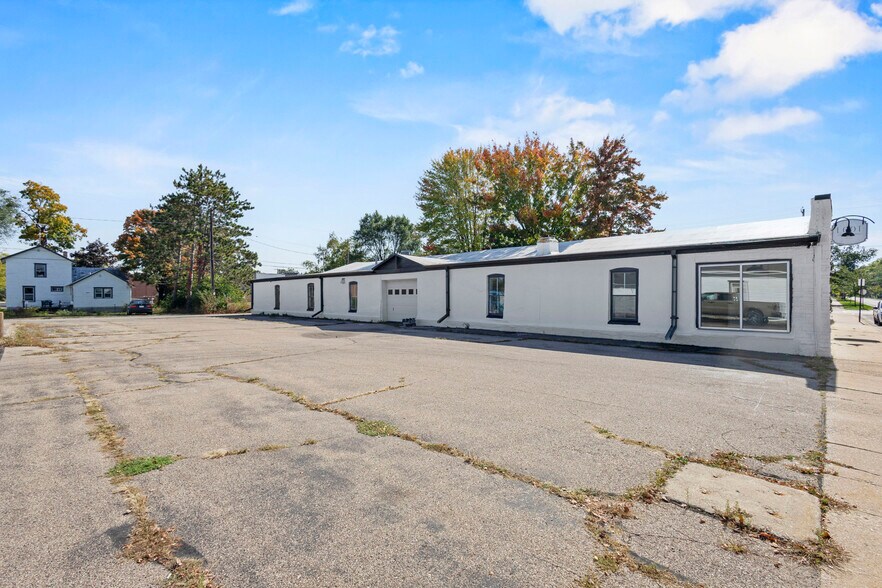 More Photos Of 219 Jefferson St, Waupaca Storefront Retail Office For Sale