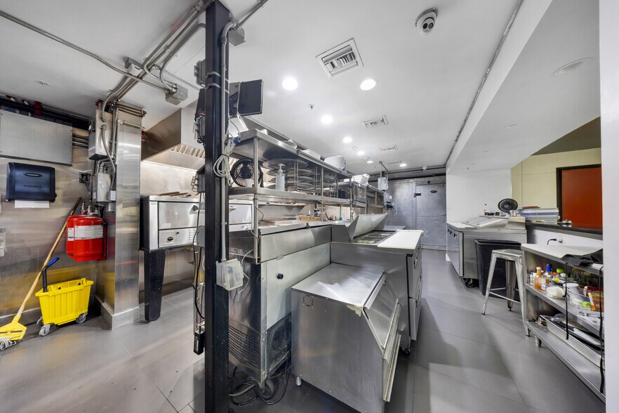 More Photos Of 1360 NW 88th Ave, Doral Bar For Sale