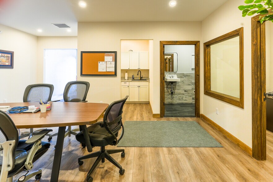 More Photos Of 430 Commerce Ln, West Berlin Showroom For Sale