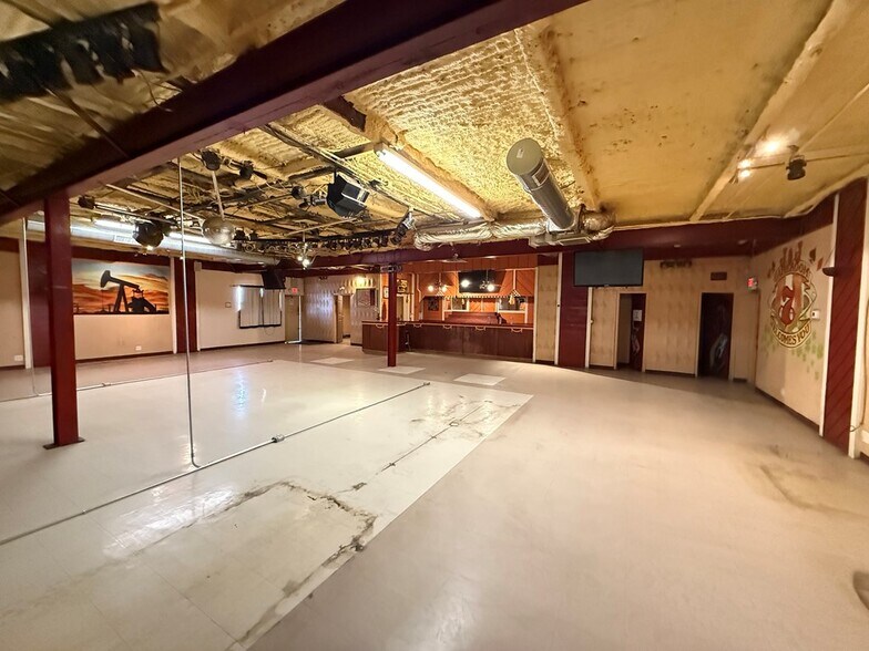 More Photos Of 8401 Andrews Hwy, Odessa General Retail For Sale