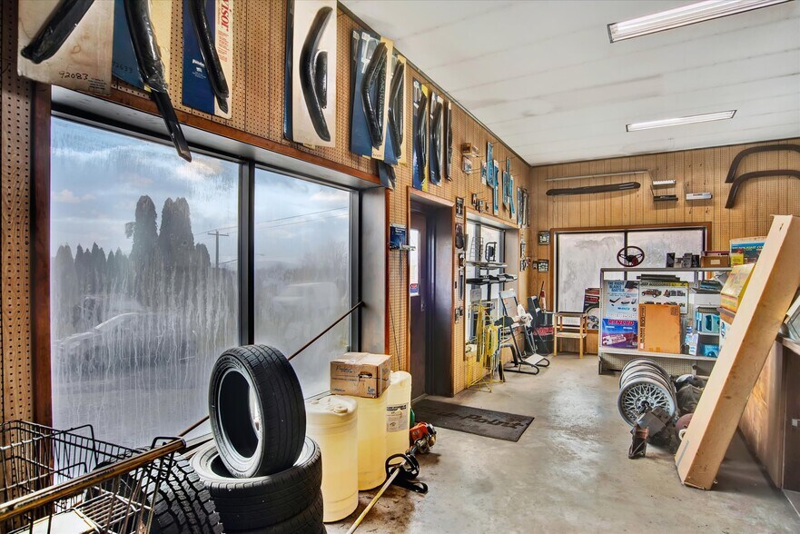 More Photos Of 140 Hershey Rd, Hershey Specialty For Sale