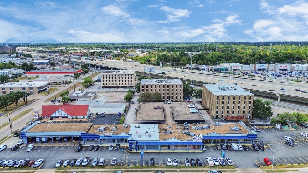 More Photos Of 4622 Dacoma Street, Houston General Retail For Sale