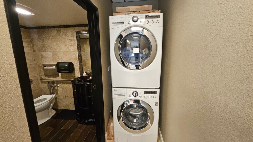 More Photos Of 3828 W Commonwealth Ave, Fullerton Office For Lease