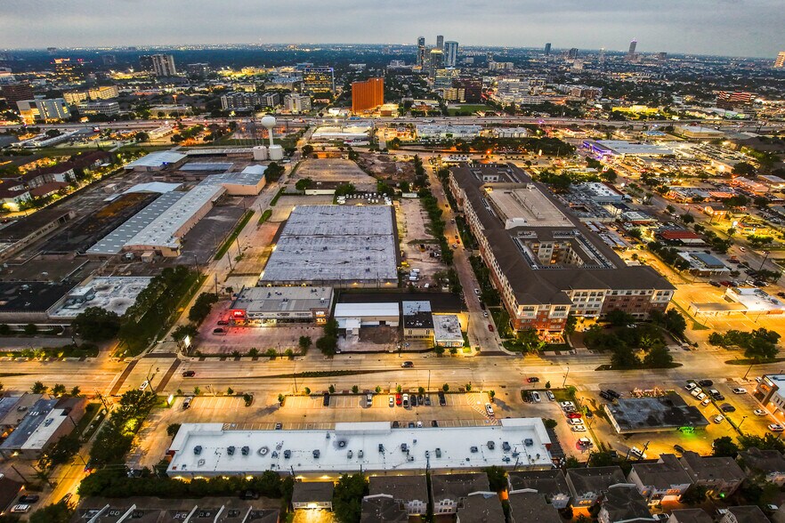 More Photos Of 2715 Bissonnet St, Houston Storefront For Lease