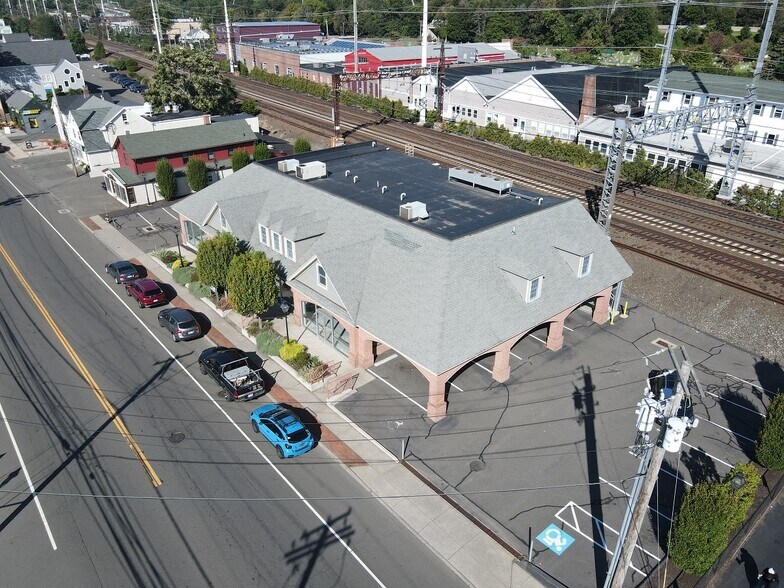 More Photos Of 1916 Post Rd, Fairfield Storefront Retail Office For Lease