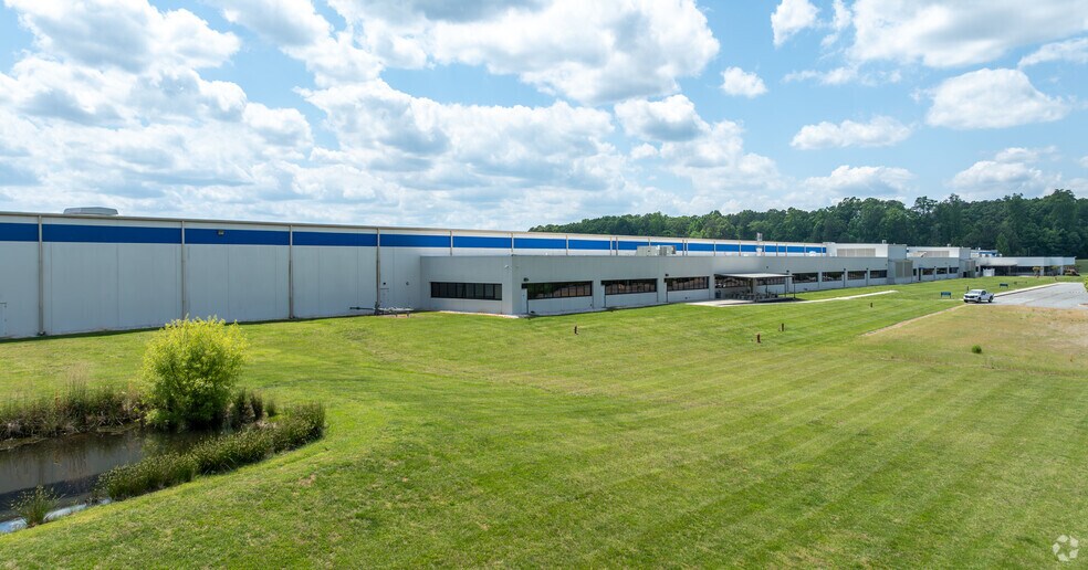 More Photos Of 2121 Heilig Rd, Salisbury Manufacturing For Sale